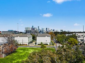4820 Caroline Street 501, Houston TX 77004