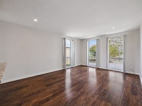 4629 Wild Indigo Street 589, Houston TX 77027