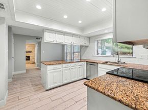 34 E Wandering Oak Drive, The Woodlands TX 77381