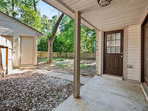 34 E Wandering Oak Drive, The Woodlands TX 77381