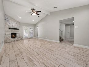 34 E Wandering Oak Drive, The Woodlands TX 77381