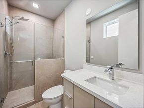 1111 W 21st Street, Houston TX 77008
