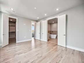 1111 W 21st Street, Houston TX 77008