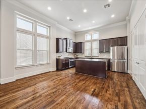 2048 Fannin Station S, Houston TX 77045
