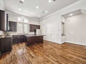 2048 Fannin Station S, Houston TX 77045