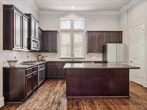 2048 Fannin Station S, Houston TX 77045