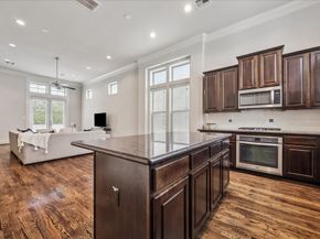 2048 Fannin Station S, Houston TX 77045