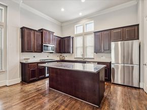 2048 Fannin Station S, Houston TX 77045