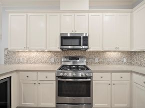 4031 Bellefontaine Street 117, Houston TX 77025