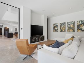 2412 Helena Street, Houston TX 77006