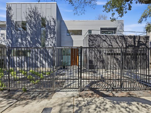 2412 Helena Street, Houston TX 77006