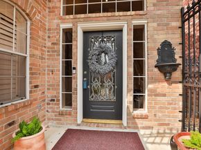 7639 Ameswood Road, Houston TX 77095