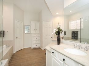 7639 Ameswood Road, Houston TX 77095