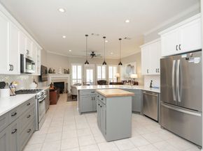 7639 Ameswood Road, Houston TX 77095