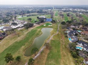 7639 Ameswood Road, Houston TX 77095