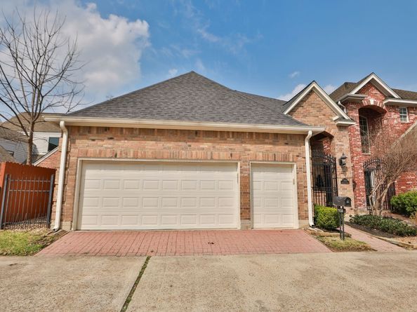 7639 Ameswood Road, Houston TX 77095