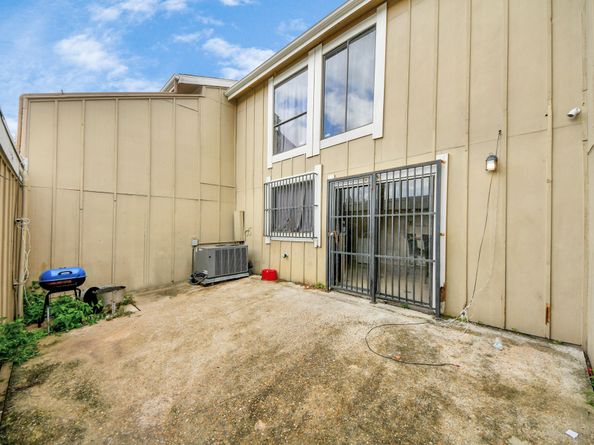 12041 Willow Trail, Houston TX 77035