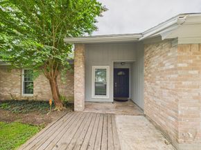 7135 La Entrada Drive, Houston TX 77083