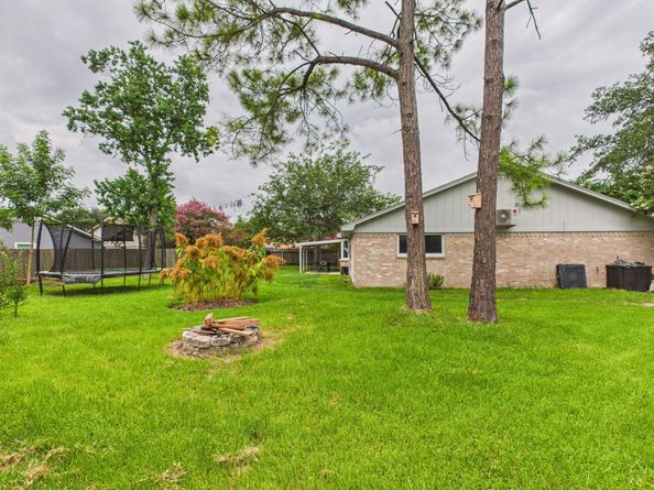 7135 La Entrada Drive, Houston TX 77083