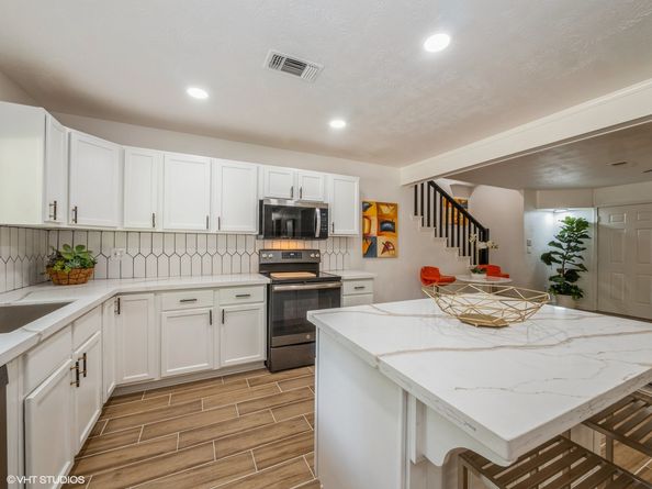 1320 E Red Cedar Circle, The Woodlands TX 77380