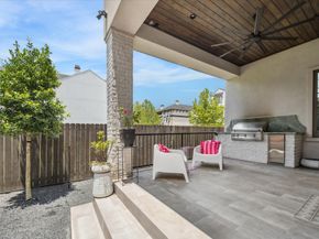 121 Memorial Parkview Drive, Houston TX 77024