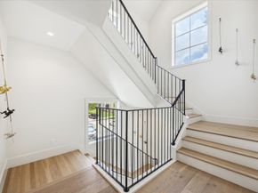 121 Memorial Parkview Drive, Houston TX 77024