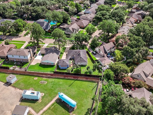 726 Park Knoll Lane, Katy TX 77450