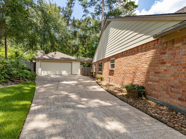 3207 Villa Park Drive, Houston TX 77339