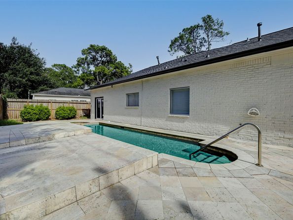 10118 Briar Rose Drive, Houston TX 77042