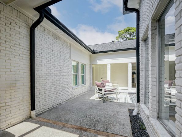 10118 Briar Rose Drive, Houston TX 77042