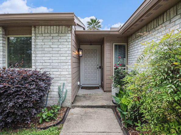 5427 Cairnleigh Drive, Houston TX 77084