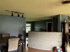 6147 Glenhurst Drive, Houston TX 77033