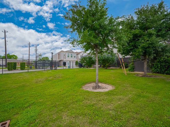 1720 Summerlyn Terrace Drive, Houston TX 77080
