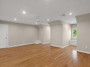 16 Grand Mnr, Sugar Land TX 77479