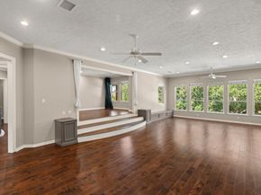 16 Grand Mnr, Sugar Land TX 77479