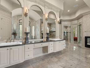 16 Grand Mnr, Sugar Land TX 77479