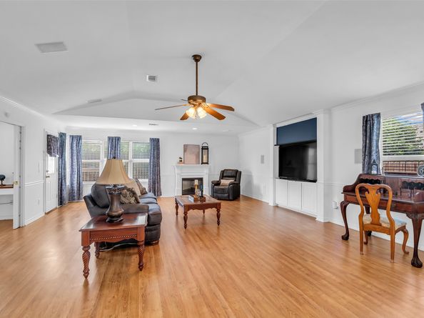 606 Packer Court, Webster TX 77598
