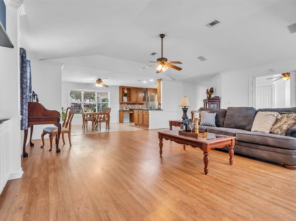 606 Packer Court, Webster TX 77598