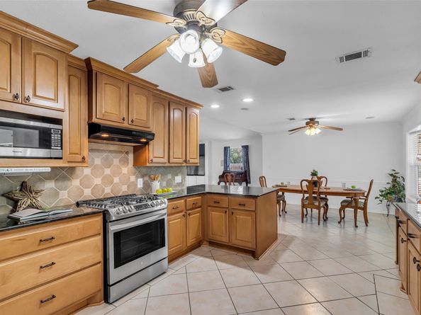 606 Packer Court, Webster TX 77598