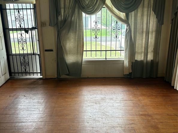 213 Armstrong Street, Houston TX 77029