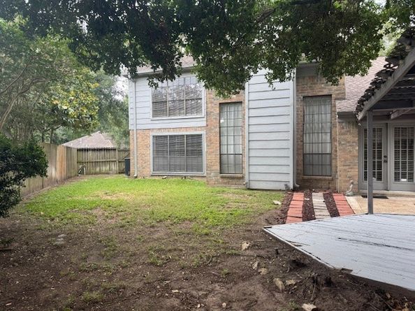 8911 Rocky Valley Drive, Houston TX 77083
