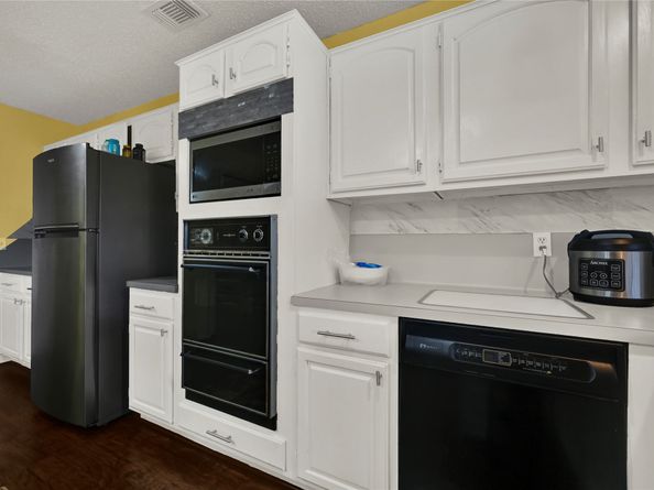 8911 Rocky Valley Drive, Houston TX 77083
