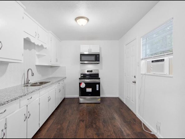8410 Elrod Street, Houston TX 77017