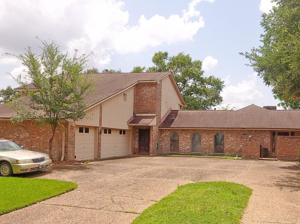 27 Charleston Street N, Sugar Land TX 77478
