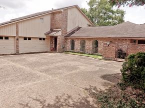 27 Charleston Street N, Sugar Land TX 77478