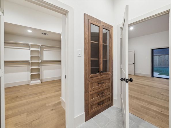 1918 Spillers Lane, Houston TX 77043