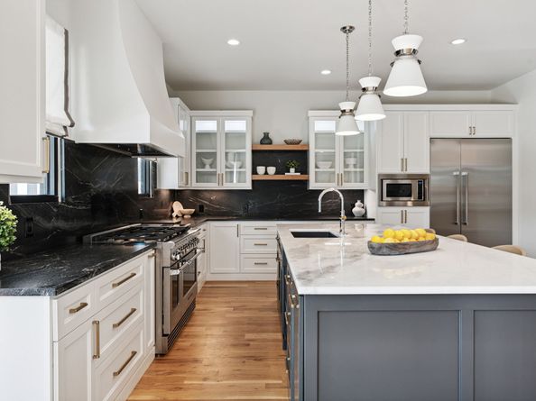 919 Worthshire Street, Houston TX 77008