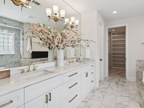 919 Worthshire Street, Houston TX 77008