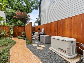 919 Worthshire Street, Houston TX 77008