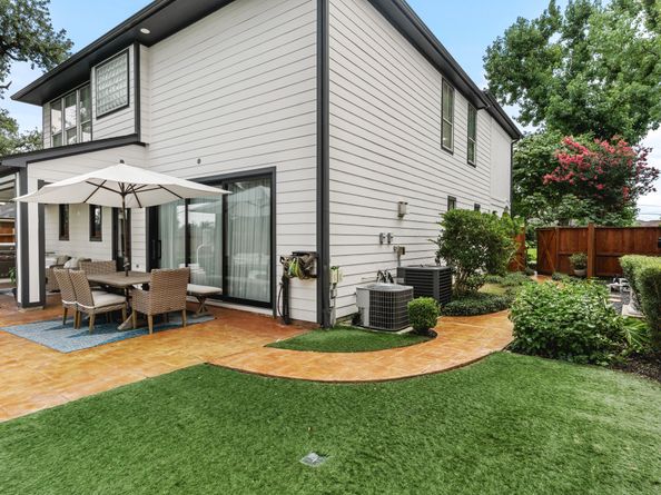 919 Worthshire Street, Houston TX 77008